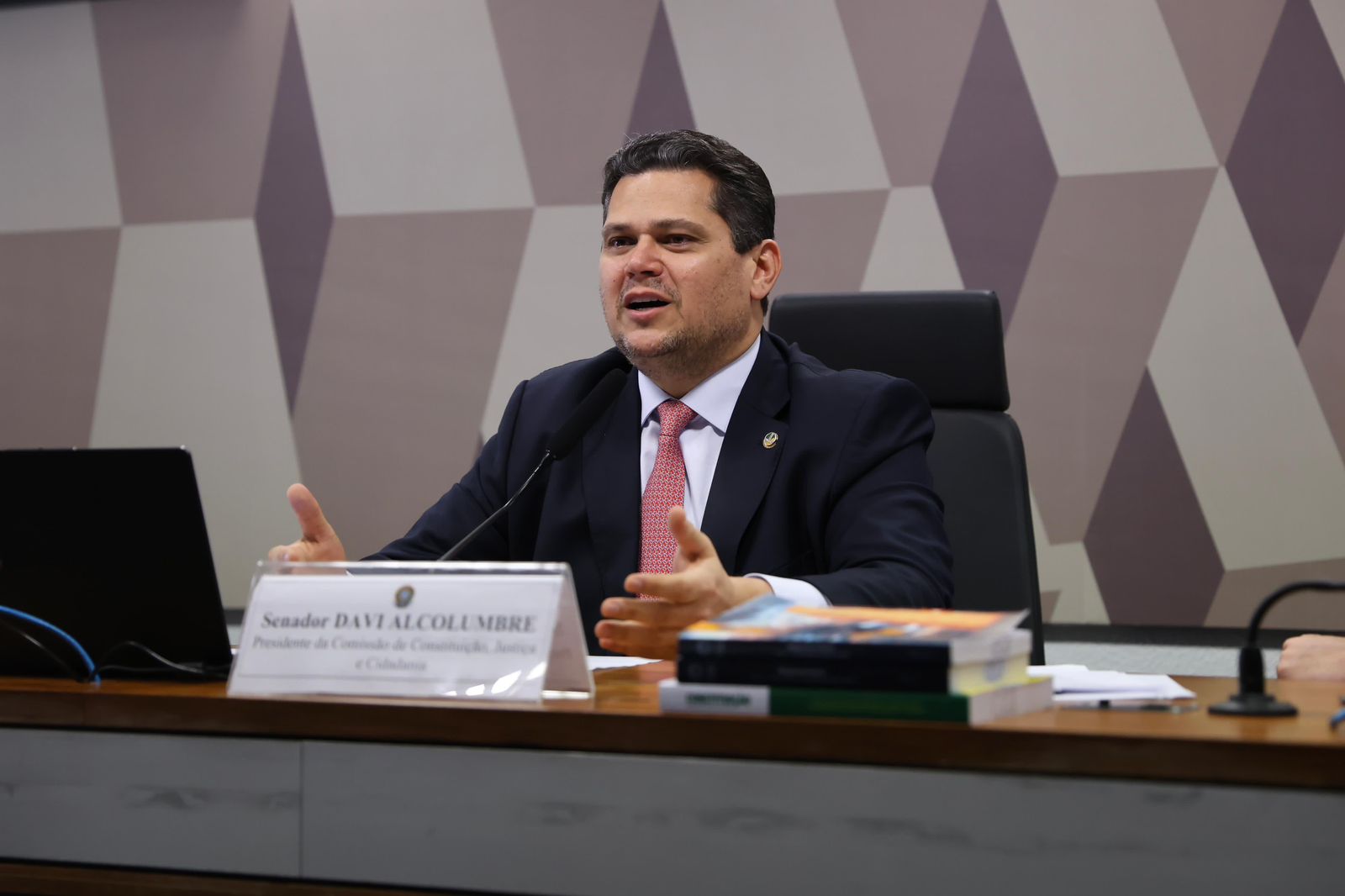 Davi Alcolumbre faz balanço de 2 anos na CCJ: 149 reuniões e 690 deliberações